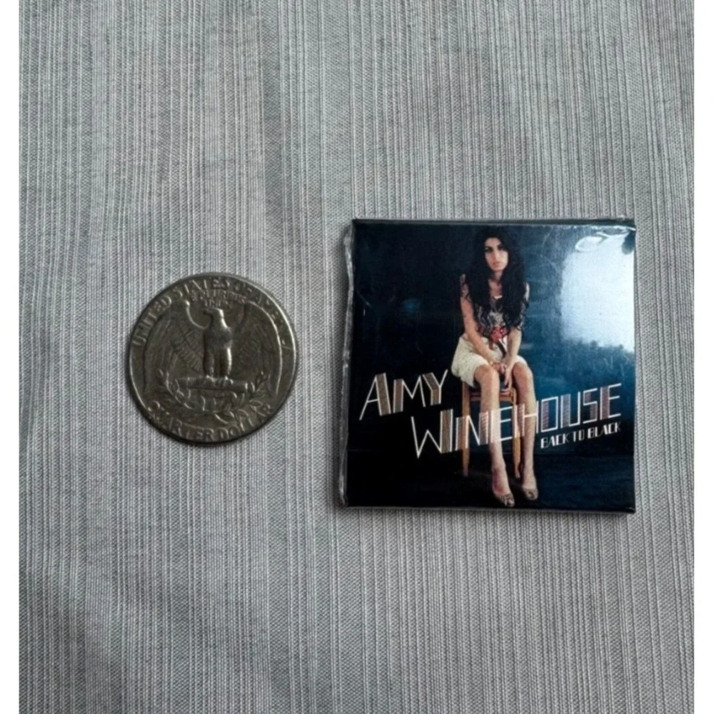 Miniverse Amy Winehouse Back to Black  Mini Playable Record Collectibles